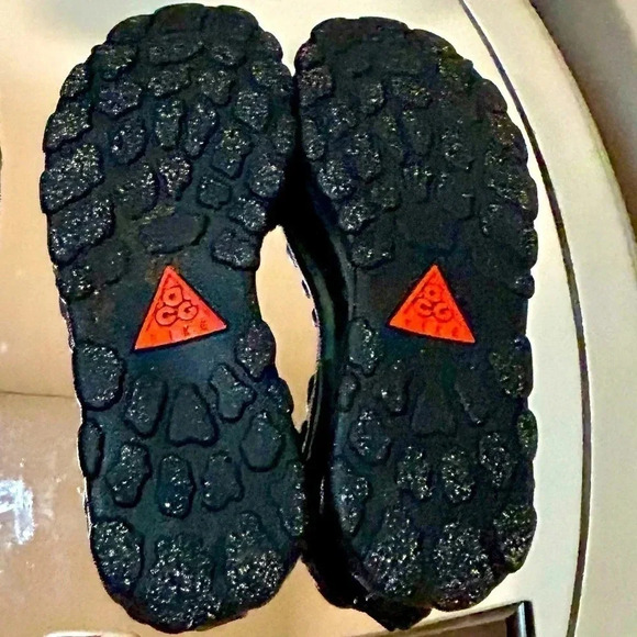 Gently Worn NIKE Hiking Sandals, Size 9 - Picture 5 of 7